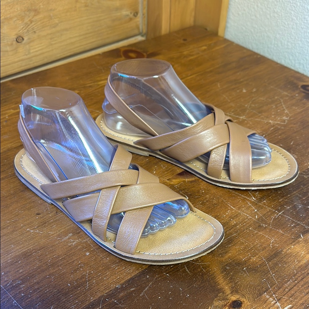 Garnet Hill made in Italy Tan Open-Toe Sandals with Crisscross Straps Flat Sole